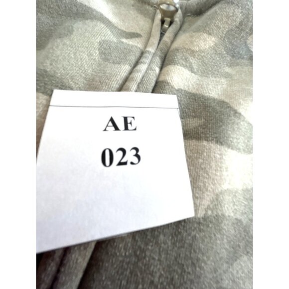 So Favorite Zip Hoodie Girls Tops Camo Size M 8 - Picture 5 of 5